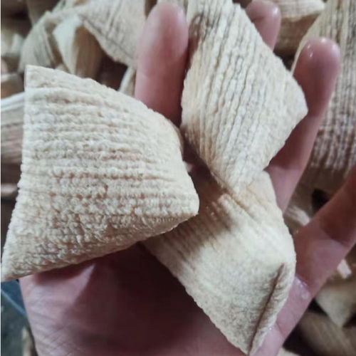 小魚(yú)酥膨化機(jī)廠(chǎng)家 小魚(yú)酥膨化機(jī) 任縣利豐食品膨化機(jī)圖 查看